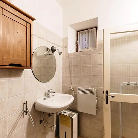 Tessa Apartament *